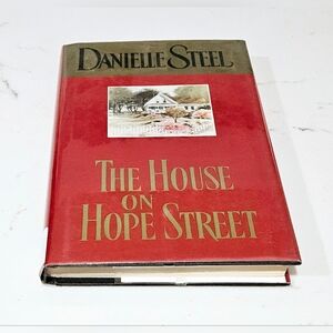 The House on Hope Street: A Novel Danielle Steel Hardcover Book Romance